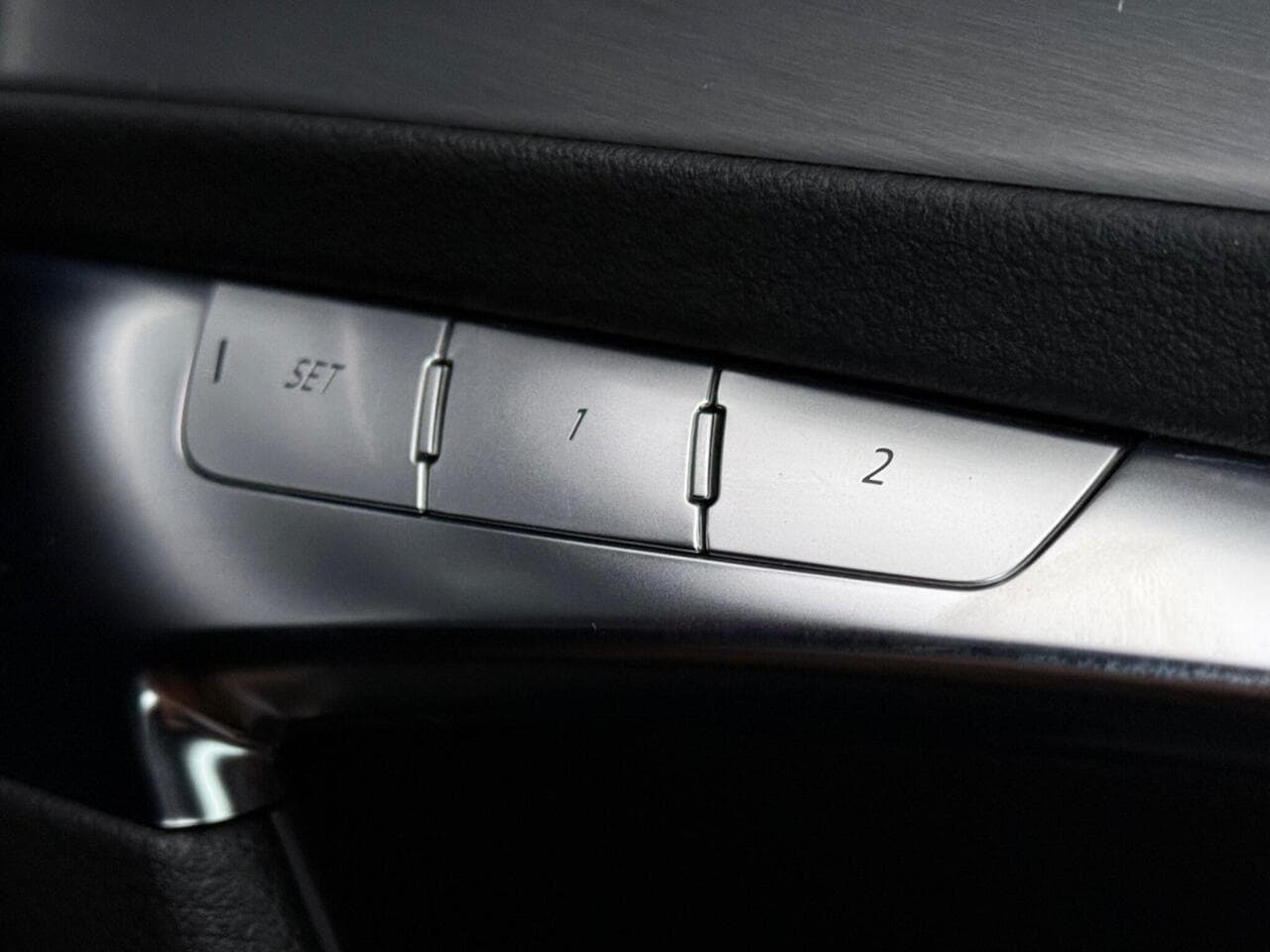 Audi A6 Saloon thumbnail Misc Controls