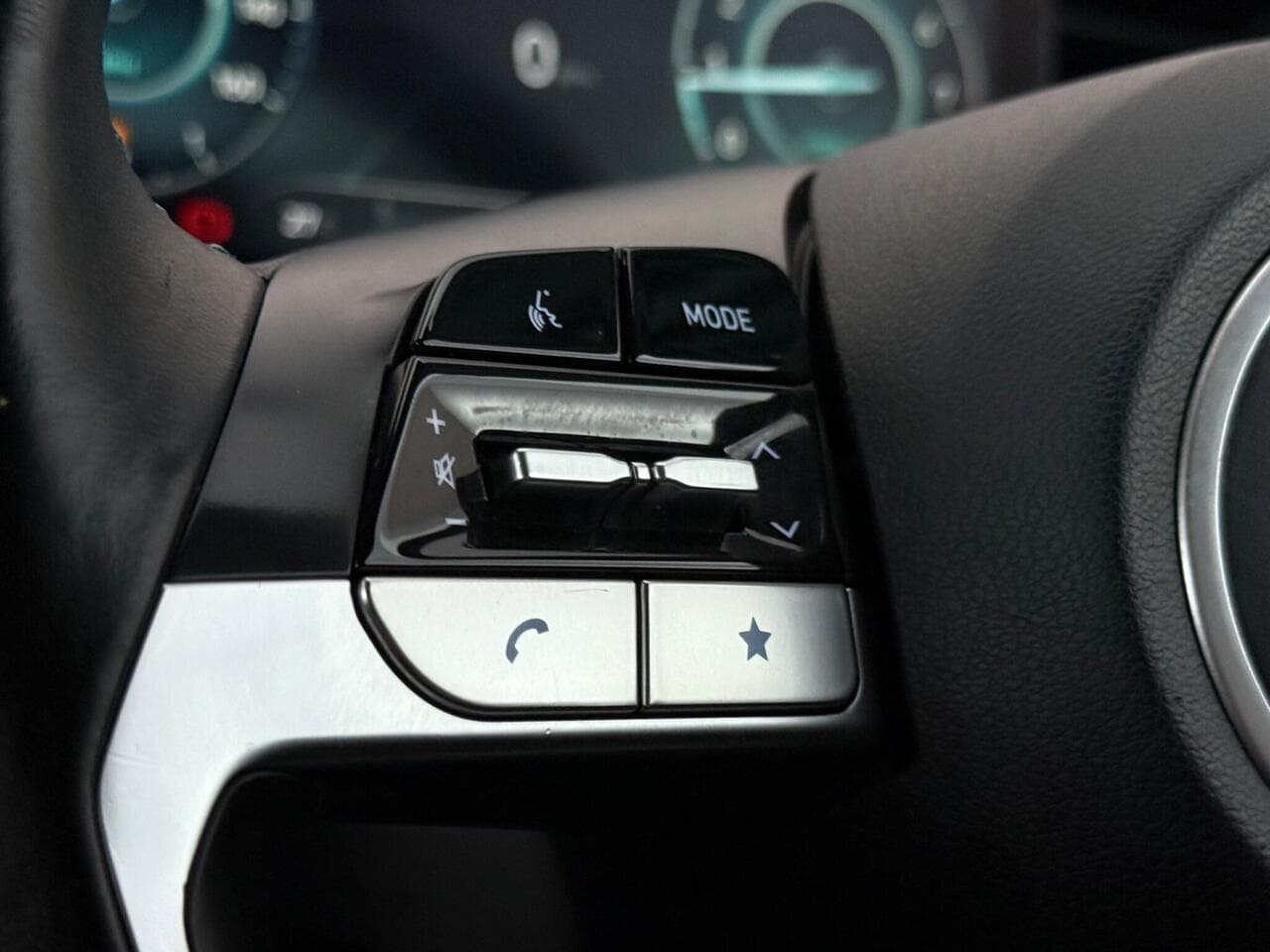 Hyundai TUCSON thumbnail Misc Controls