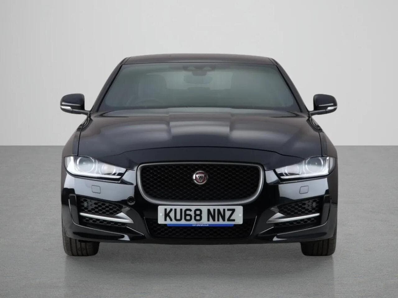 Jaguar XE thumbnail Front