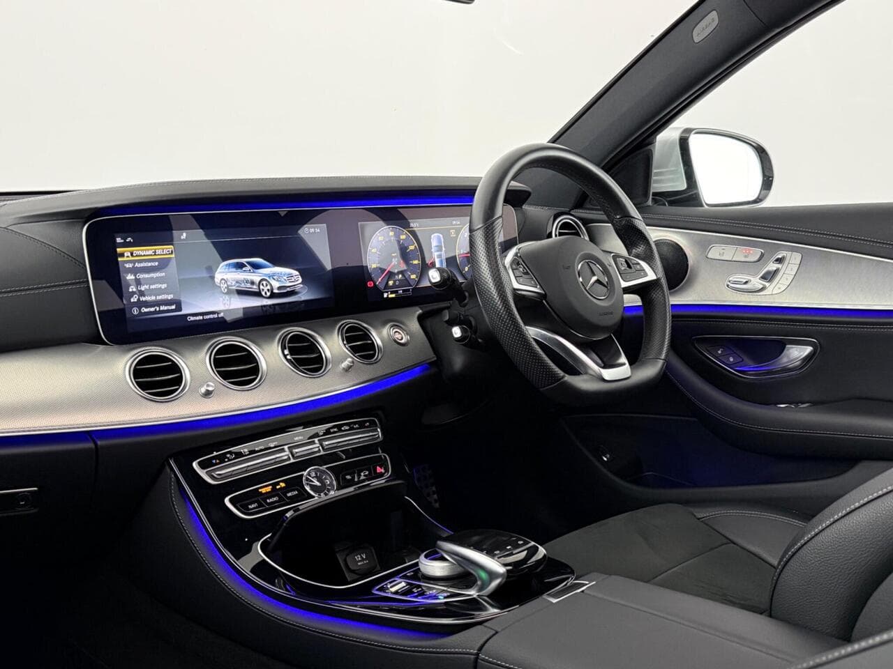 Mercedes-Benz E Class thumbnail Interior Front