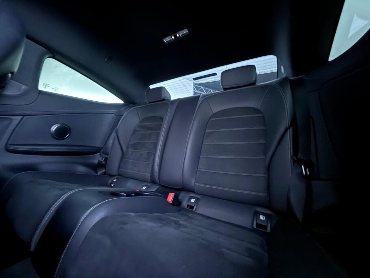 Mercedes-Benz C Class thumbnail Seats Rear