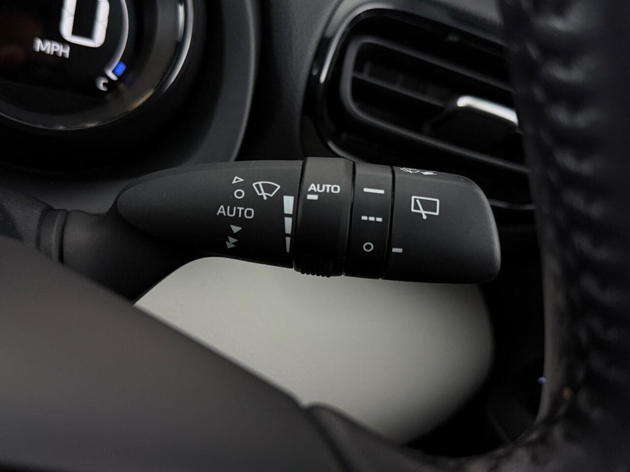 Toyota Yaris thumbnail Misc Controls