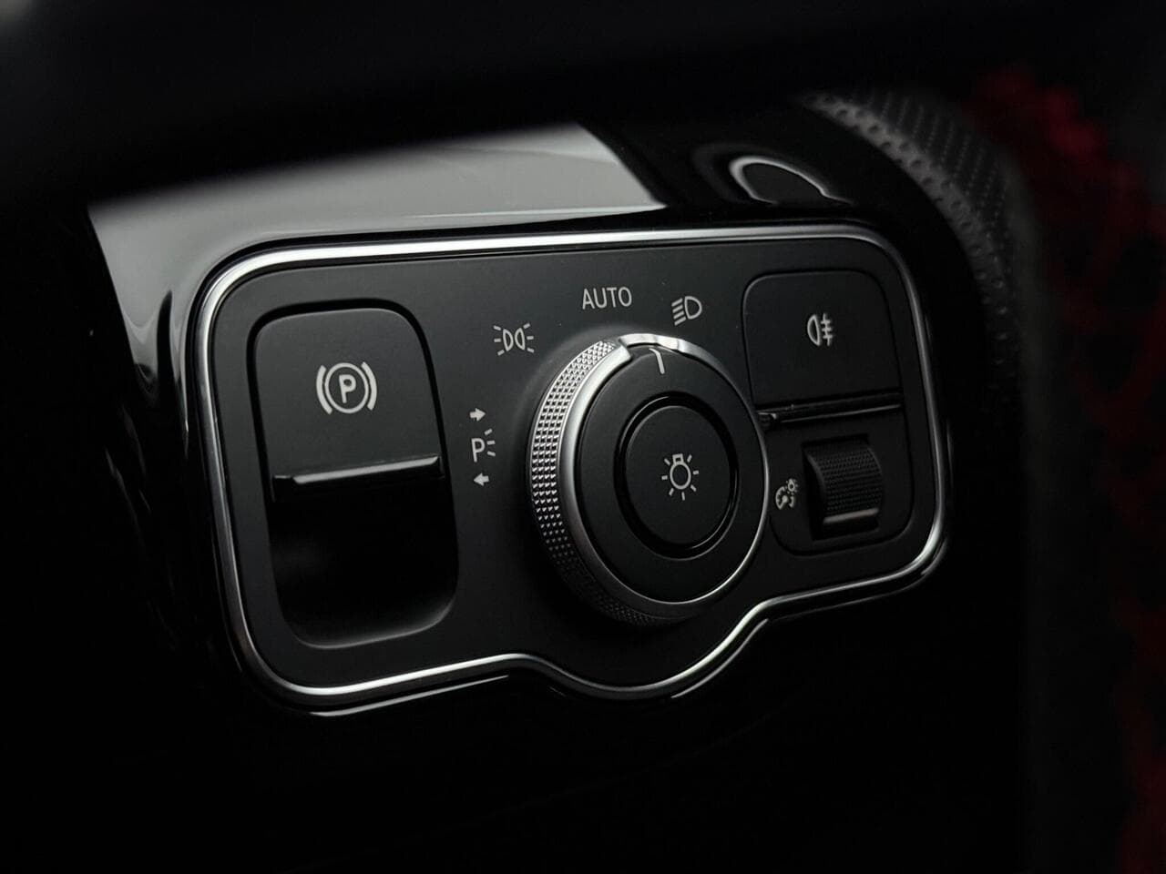 Mercedes-Benz A Class thumbnail Misc Controls