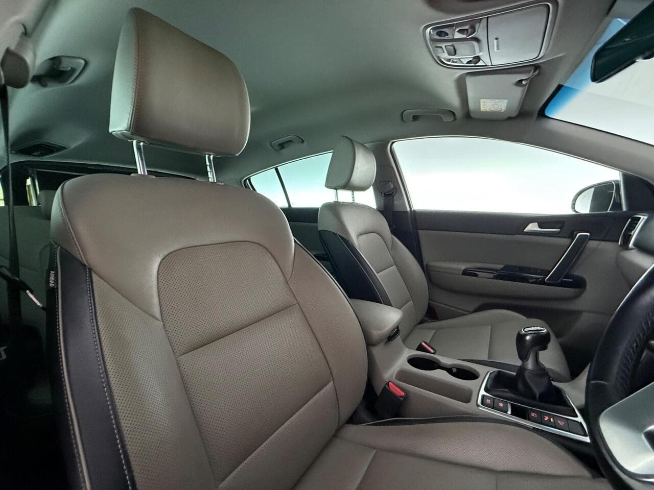 Kia Sportage thumbnail Seat Driver