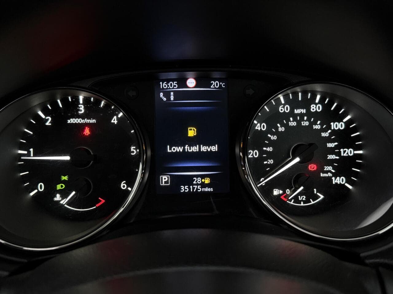 Nissan X-Trail thumbnail Driver Instruments
