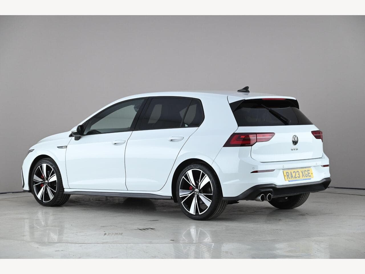 Volkswagen Golf thumbnail Rear Left