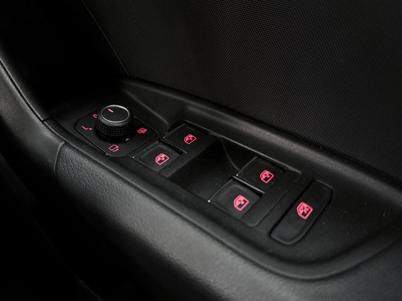 Audi A1 thumbnail Misc Controls