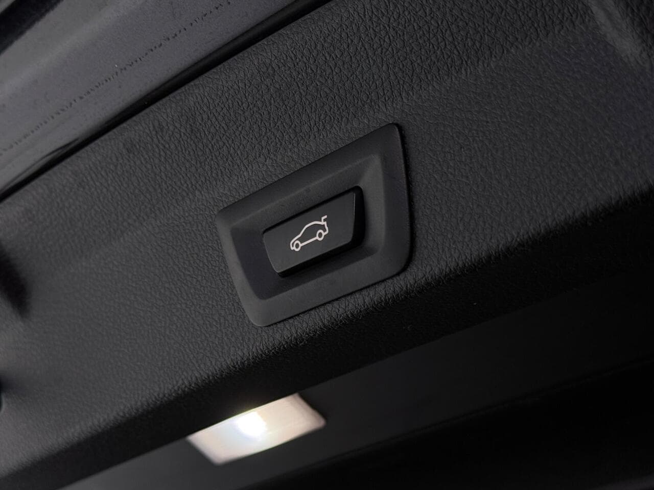 BMW 4 Series Gran Coupe thumbnail Misc Controls
