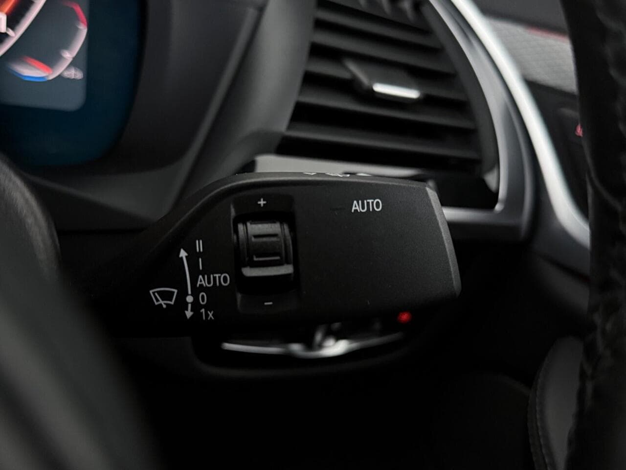 BMW X4 thumbnail Misc Controls