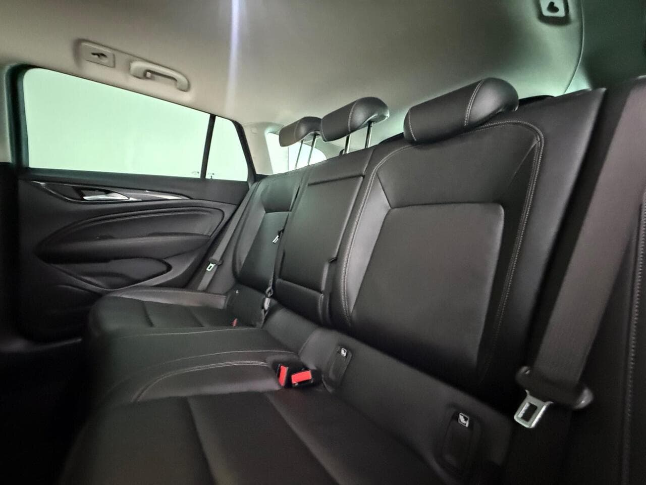 Vauxhall Insignia thumbnail Seats Rear