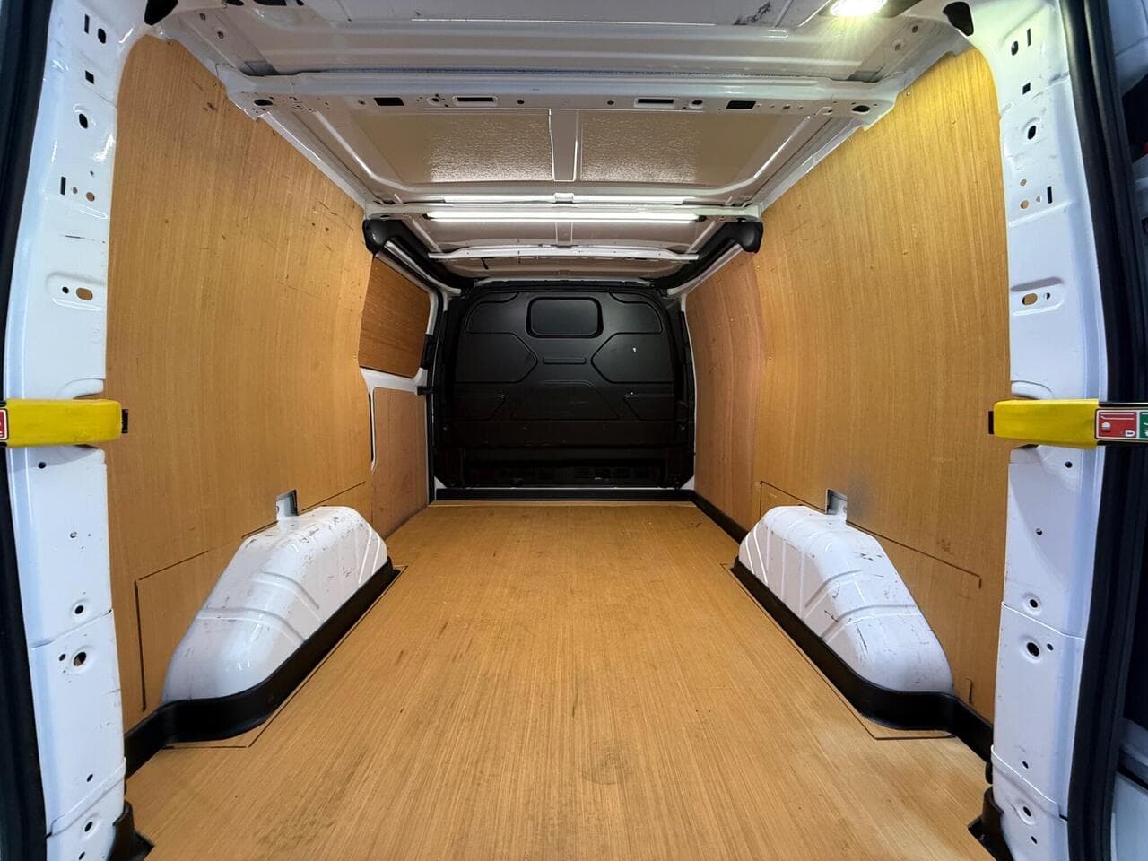 Ford Transit Custom thumbnail Cargo Space
