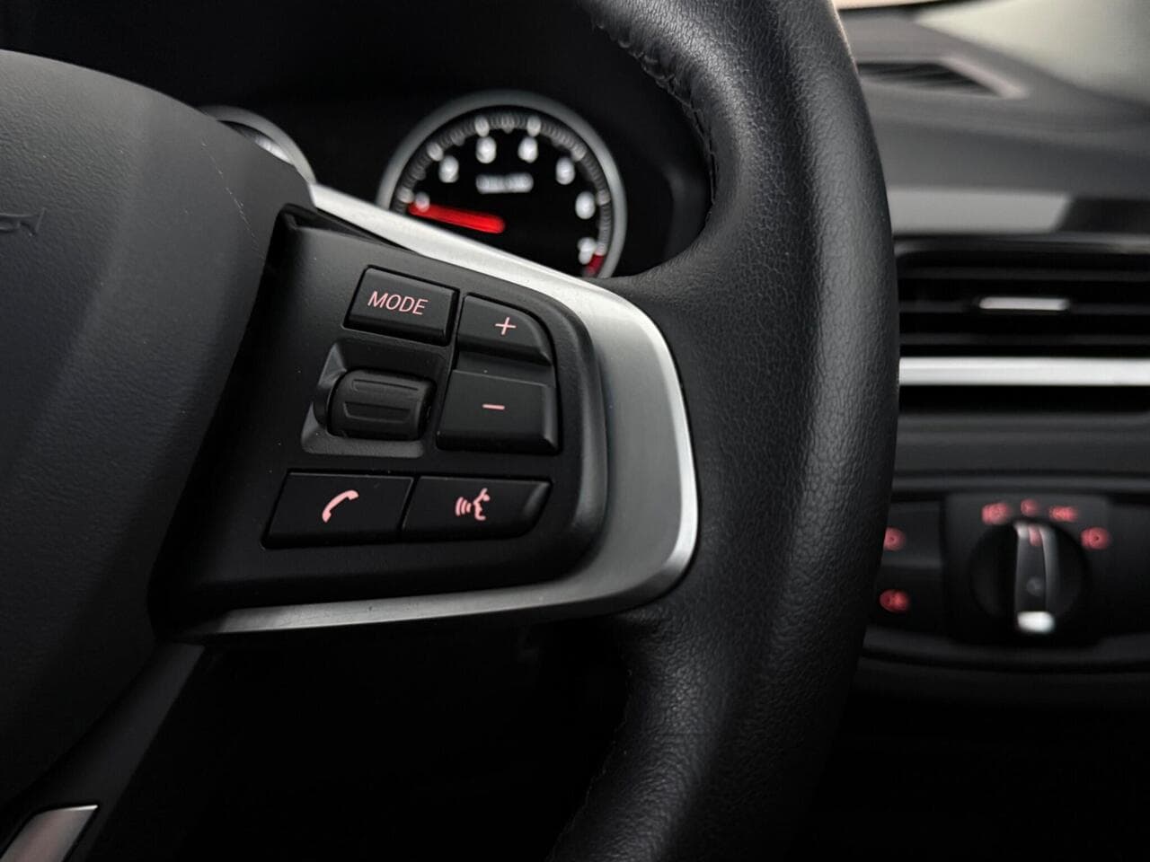 BMW X2 thumbnail Misc Controls