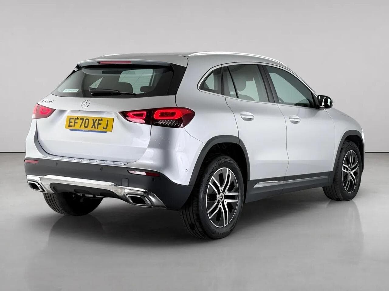 Mercedes-Benz GLA thumbnail Rear Right