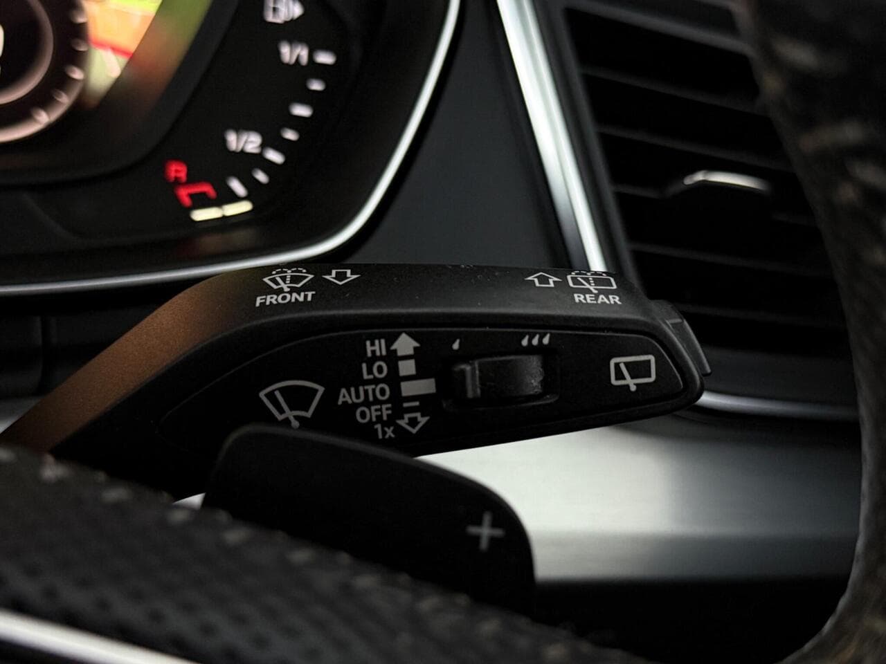 Audi Q5 thumbnail Misc Controls
