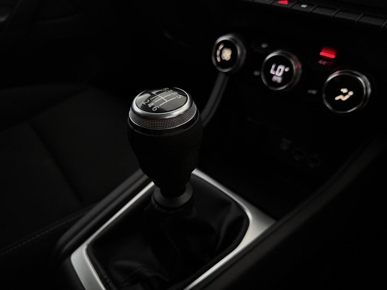 Renault Captur thumbnail Interior Front