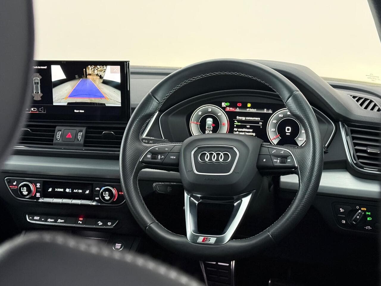 Audi Q5 thumbnail Steering Wheel