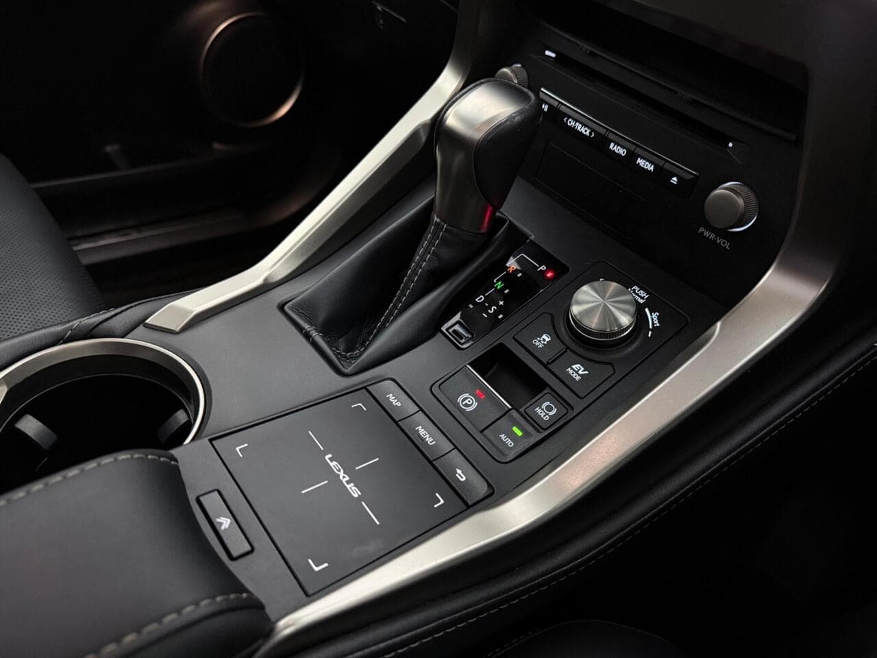 Lexus NX thumbnail Interior Front