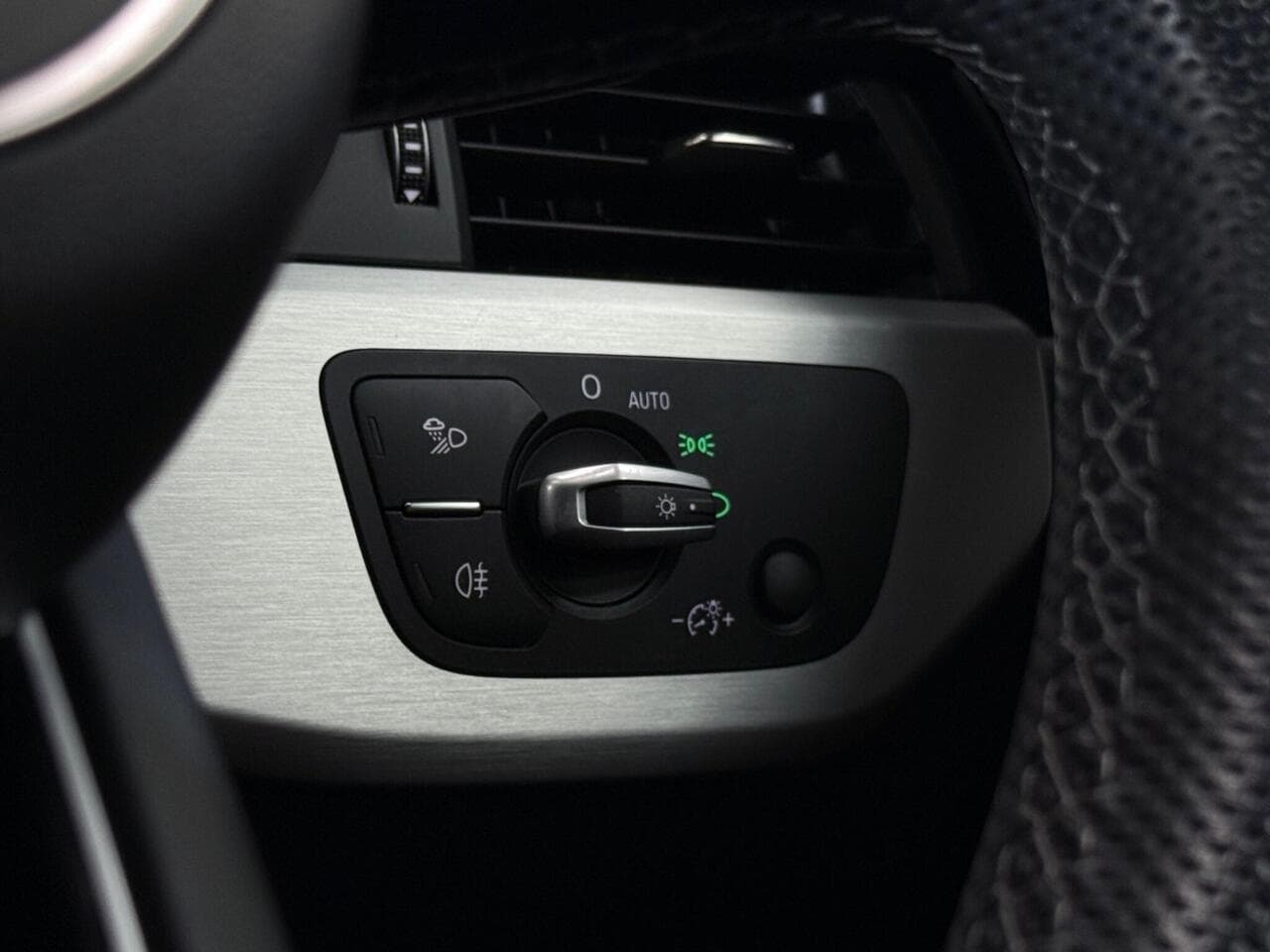 Audi A4 thumbnail Misc Controls