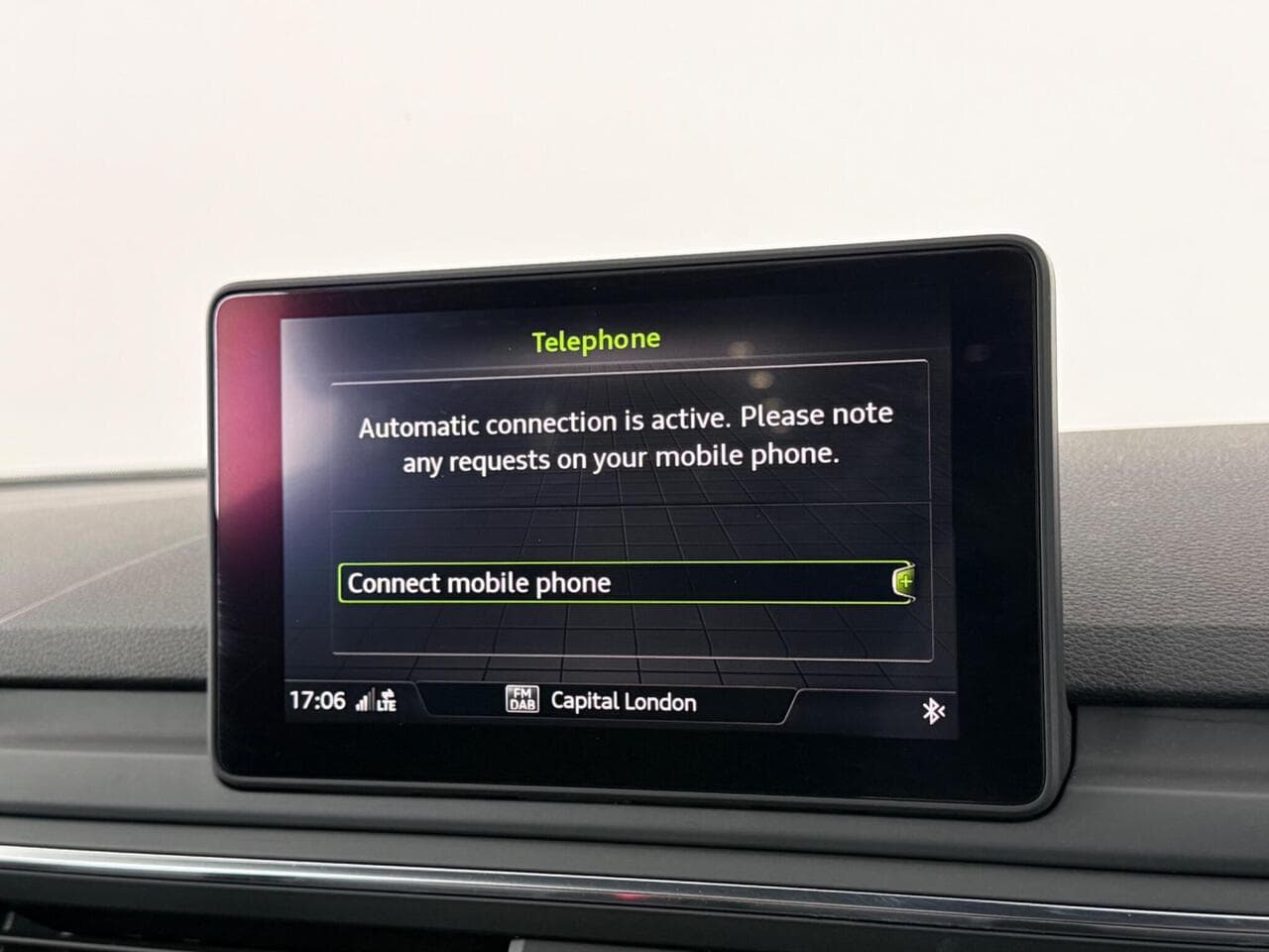 Audi A4 thumbnail Infotainment System
