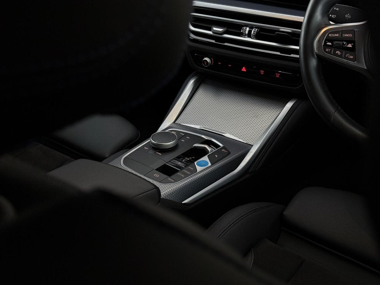 BMW i4 thumbnail Misc Controls