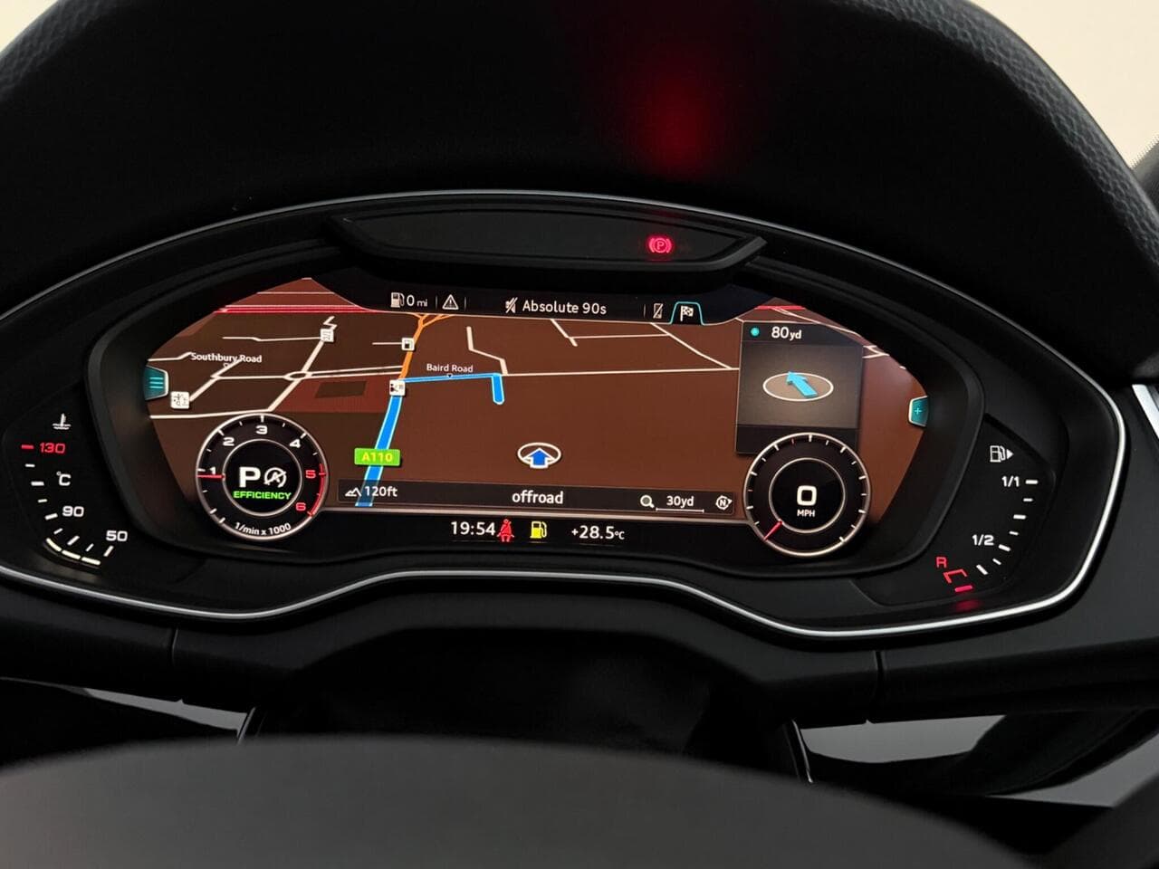 Audi Q5 thumbnail Driver Instruments