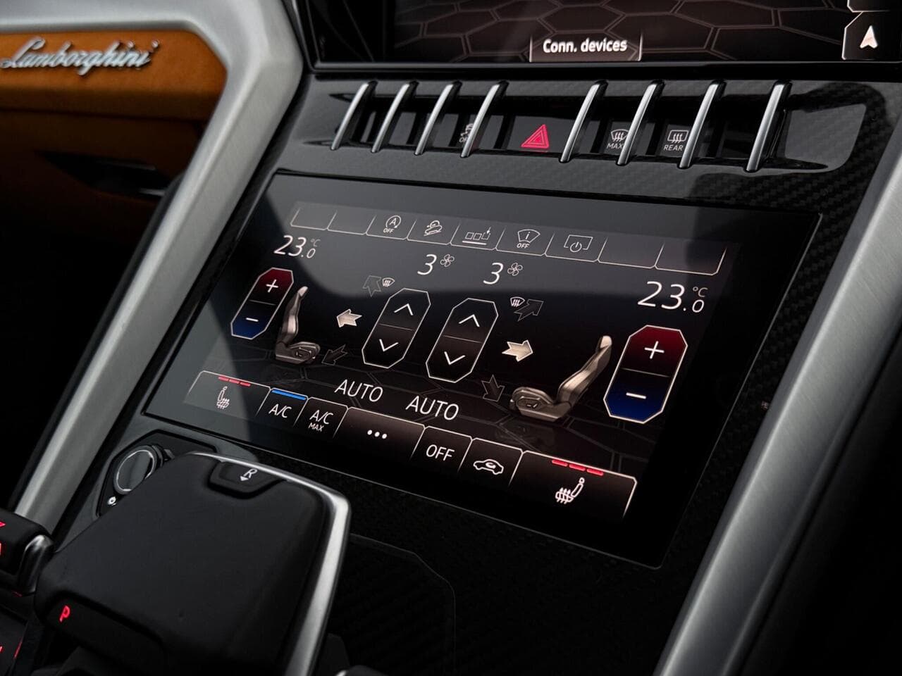 Lamborghini Urus thumbnail Infotainment System