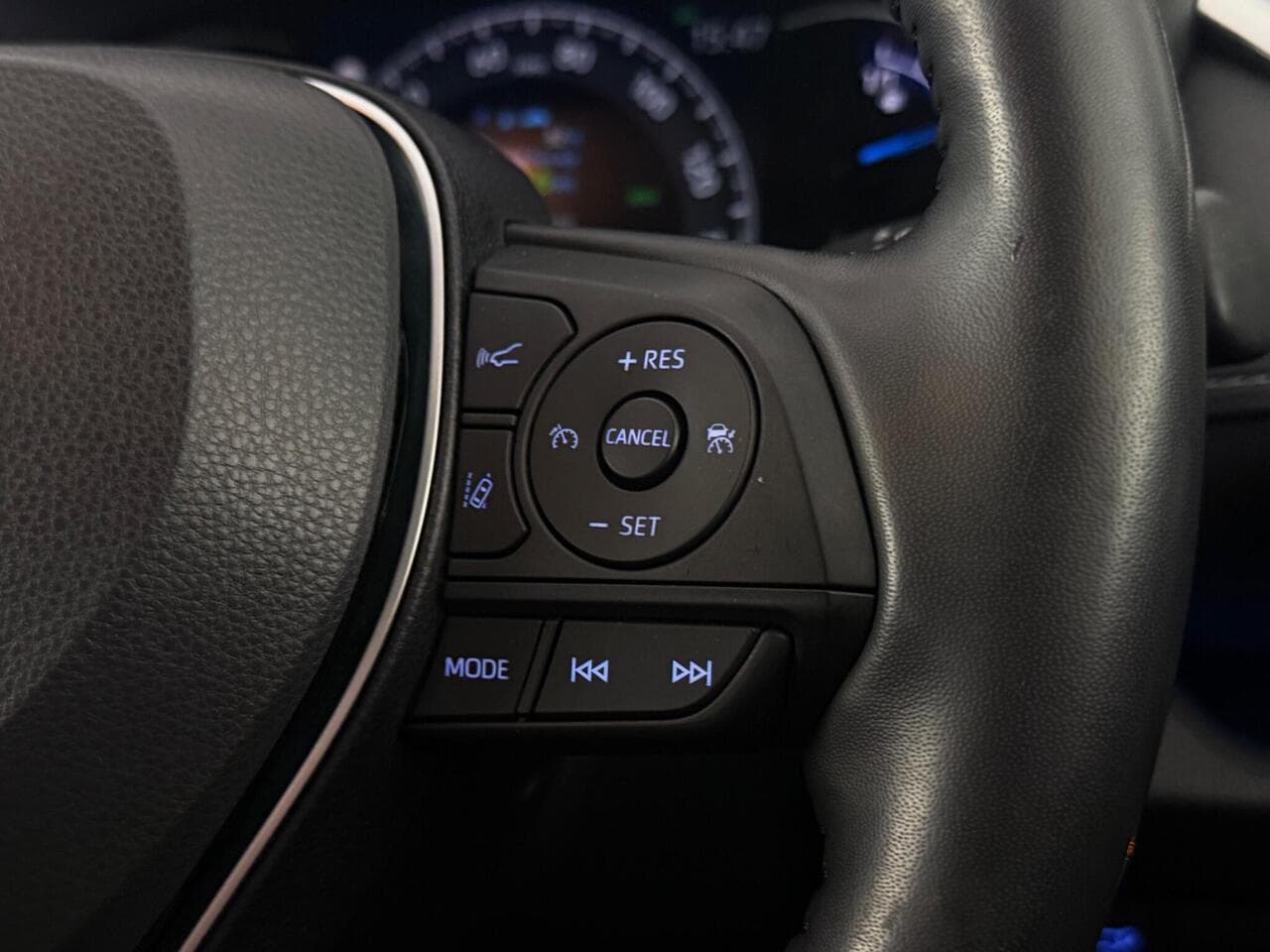 Toyota RAV4 thumbnail Misc Controls