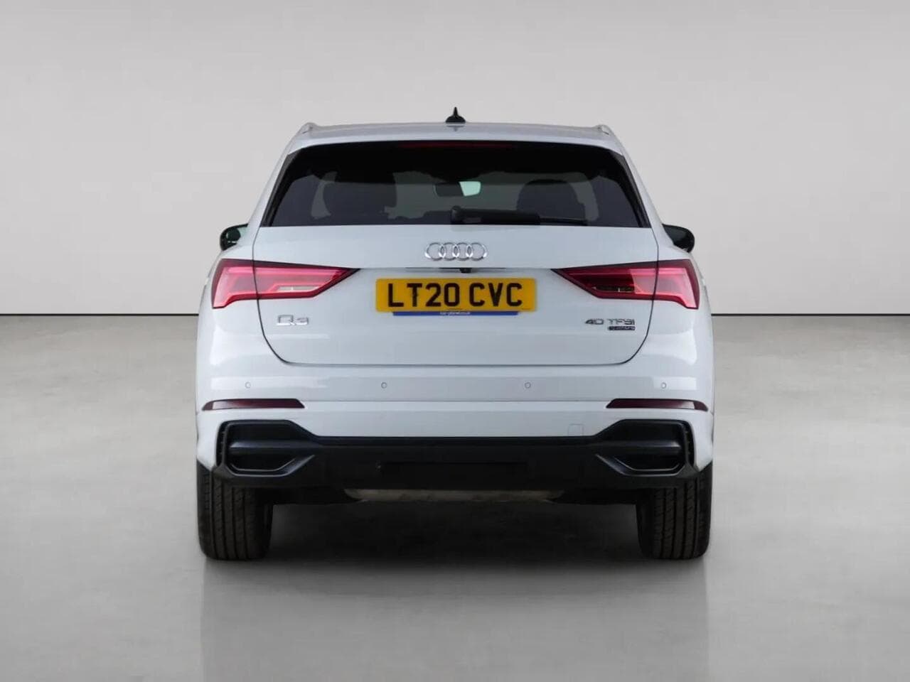 Audi Q3 thumbnail Rear