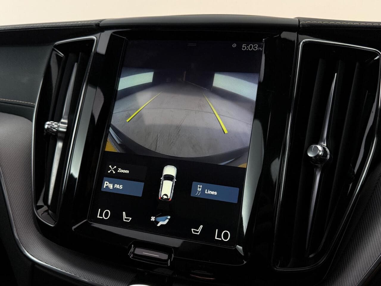 Volvo XC60 thumbnail Infotainment System