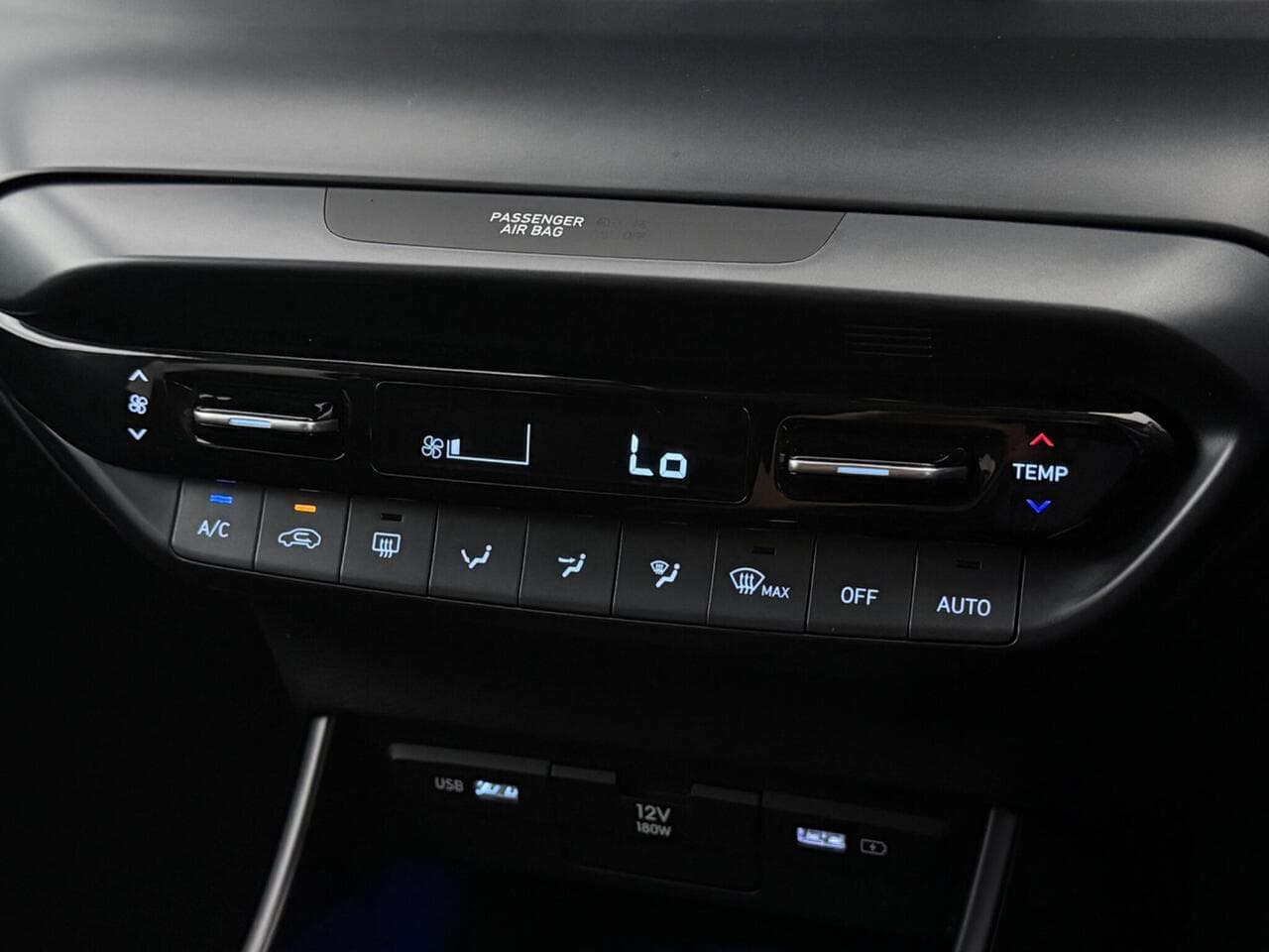 Hyundai BAYON thumbnail Misc Controls