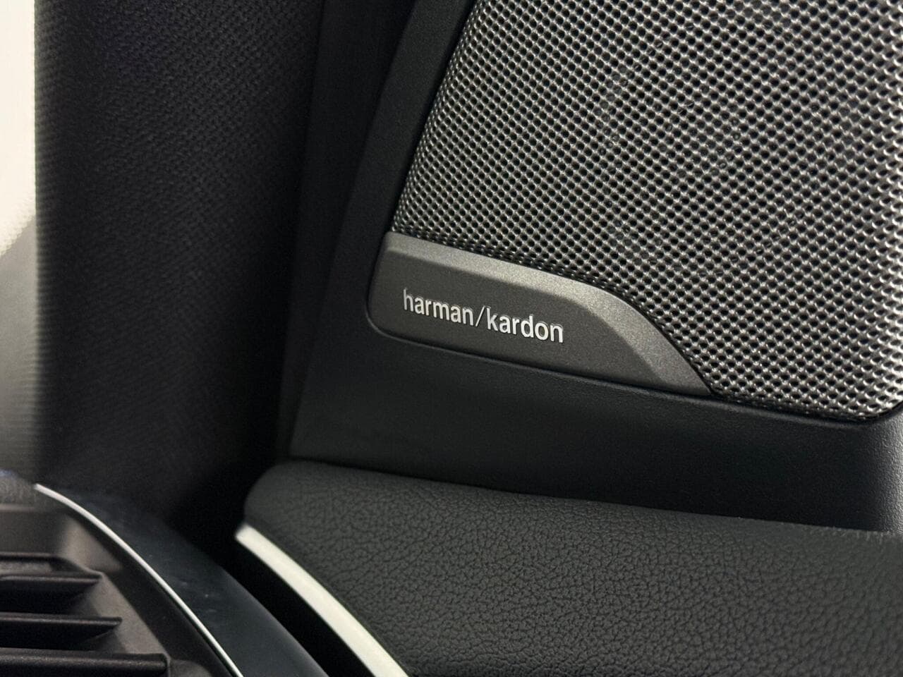 BMW iX3 thumbnail Misc Controls