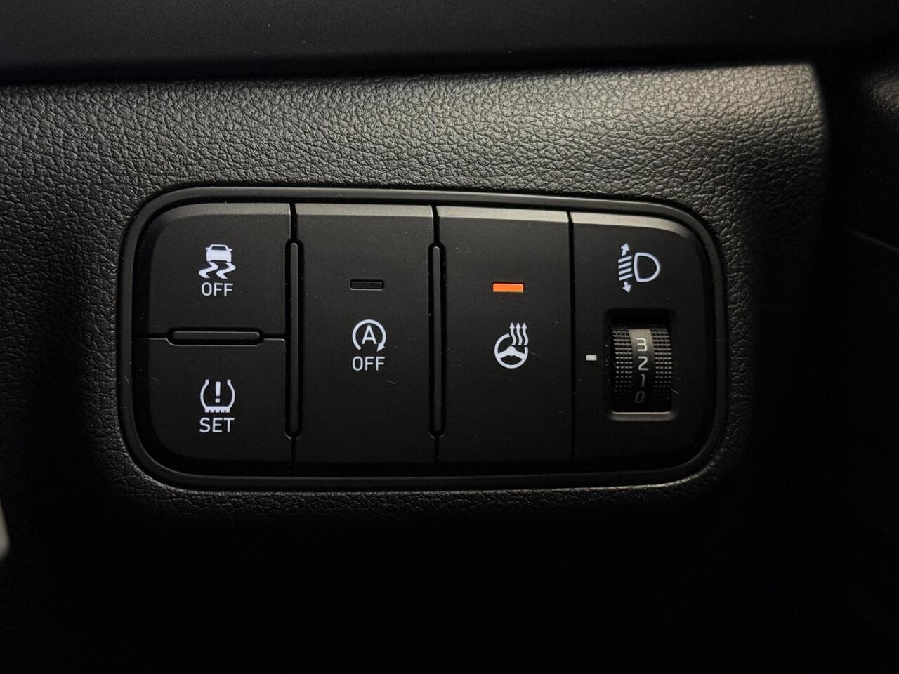 Hyundai i20 thumbnail Misc Controls