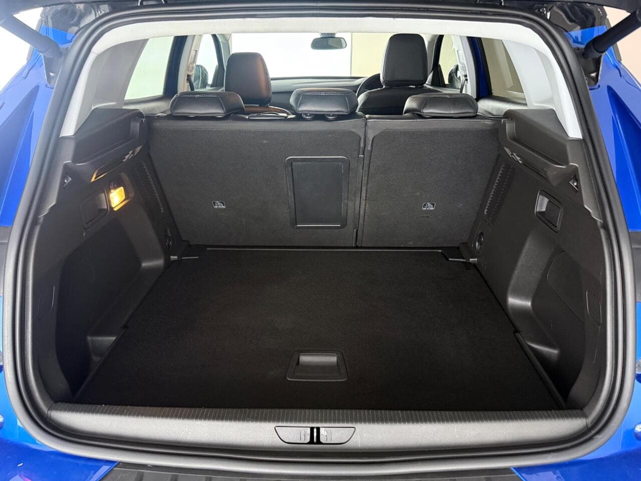 Vauxhall Grandland X thumbnail Boot