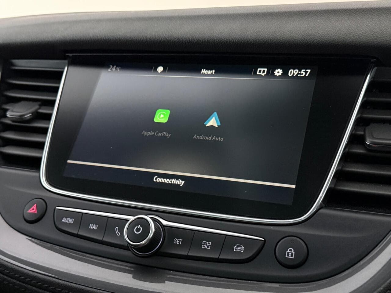 Vauxhall Grandland X thumbnail Infotainment System