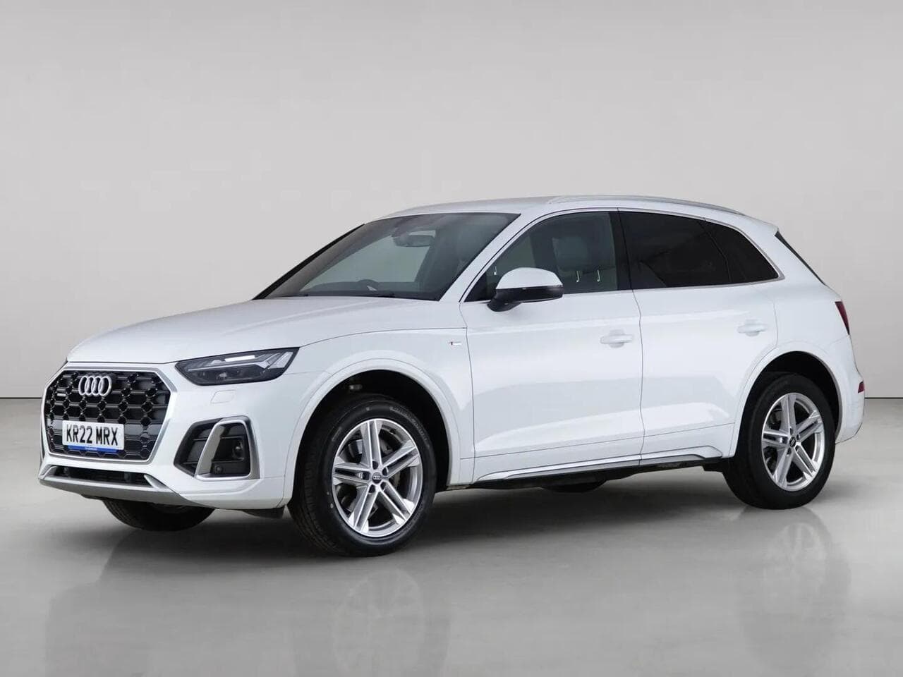 Audi Q5 thumbnail Front Left