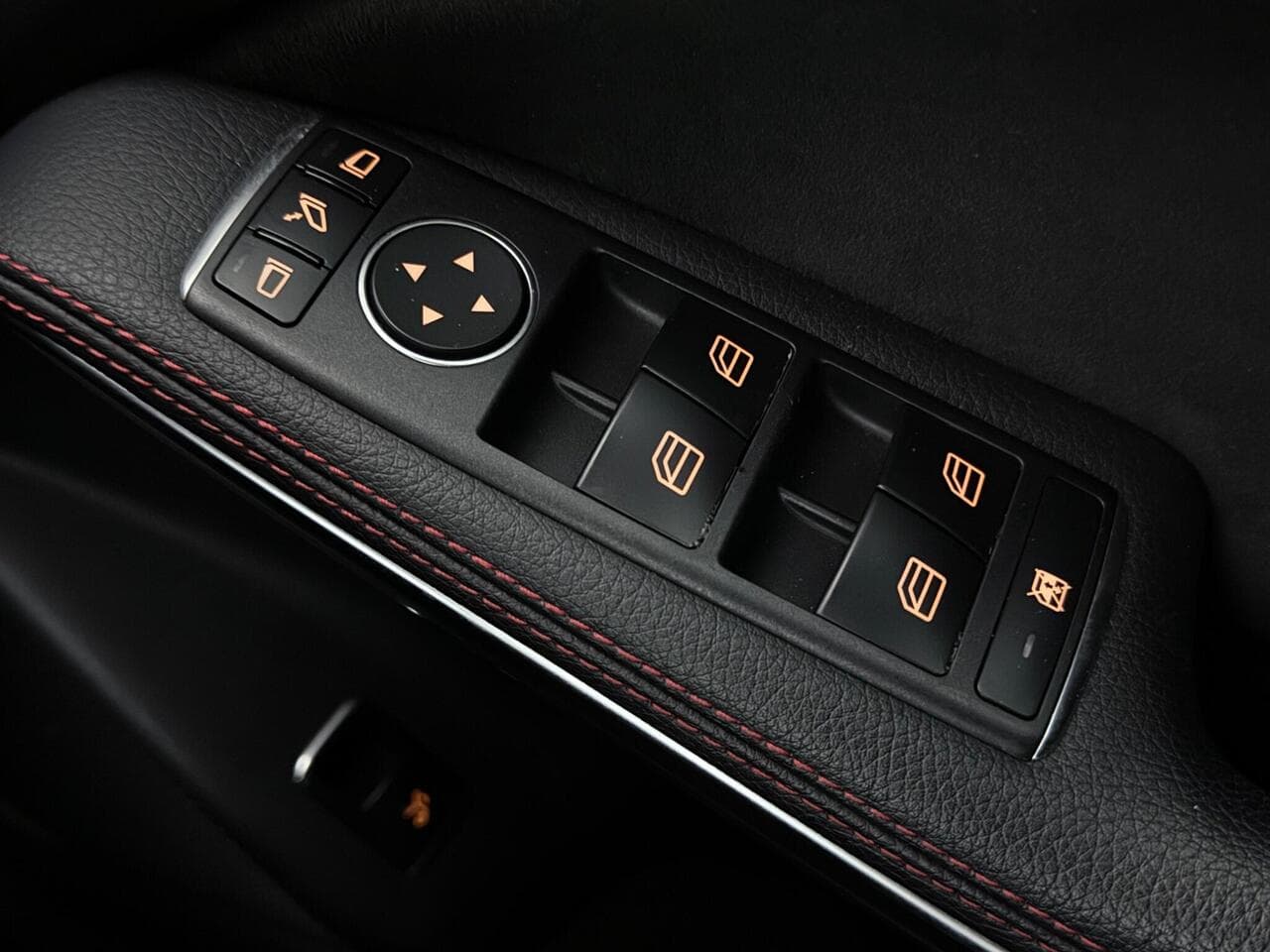 Mercedes-Benz GLA thumbnail Misc Controls