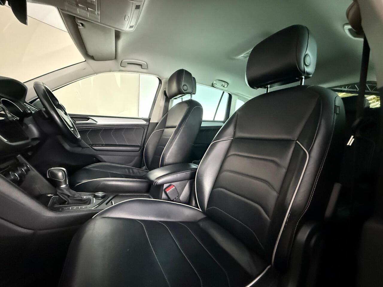 Volkswagen Tiguan thumbnail Seat Front Passenger