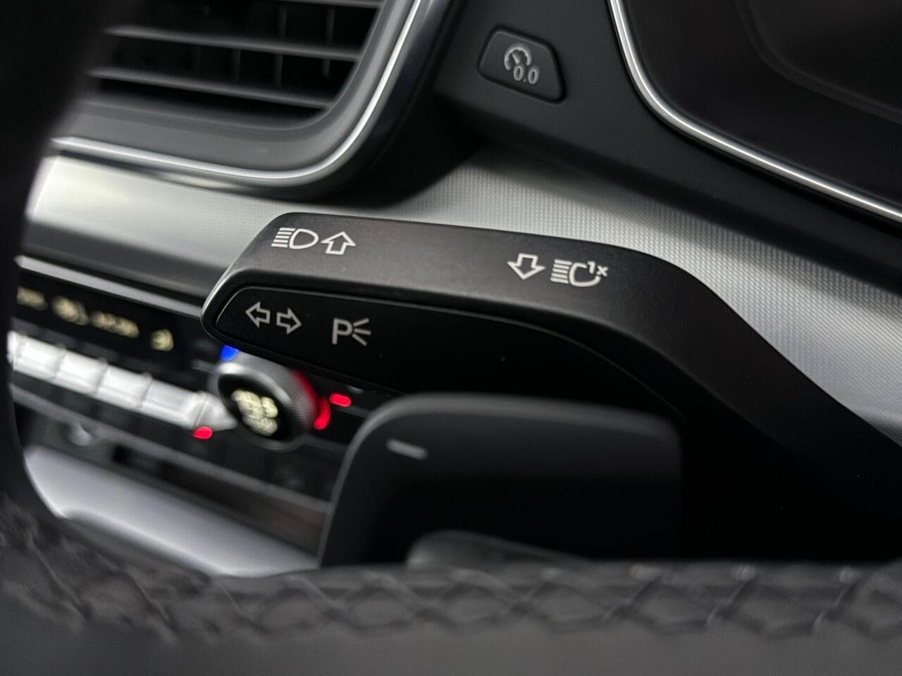 Audi Q5 thumbnail Misc Controls