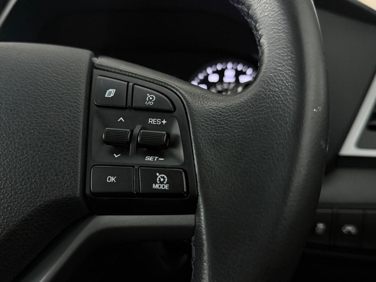Hyundai TUCSON thumbnail Misc Controls