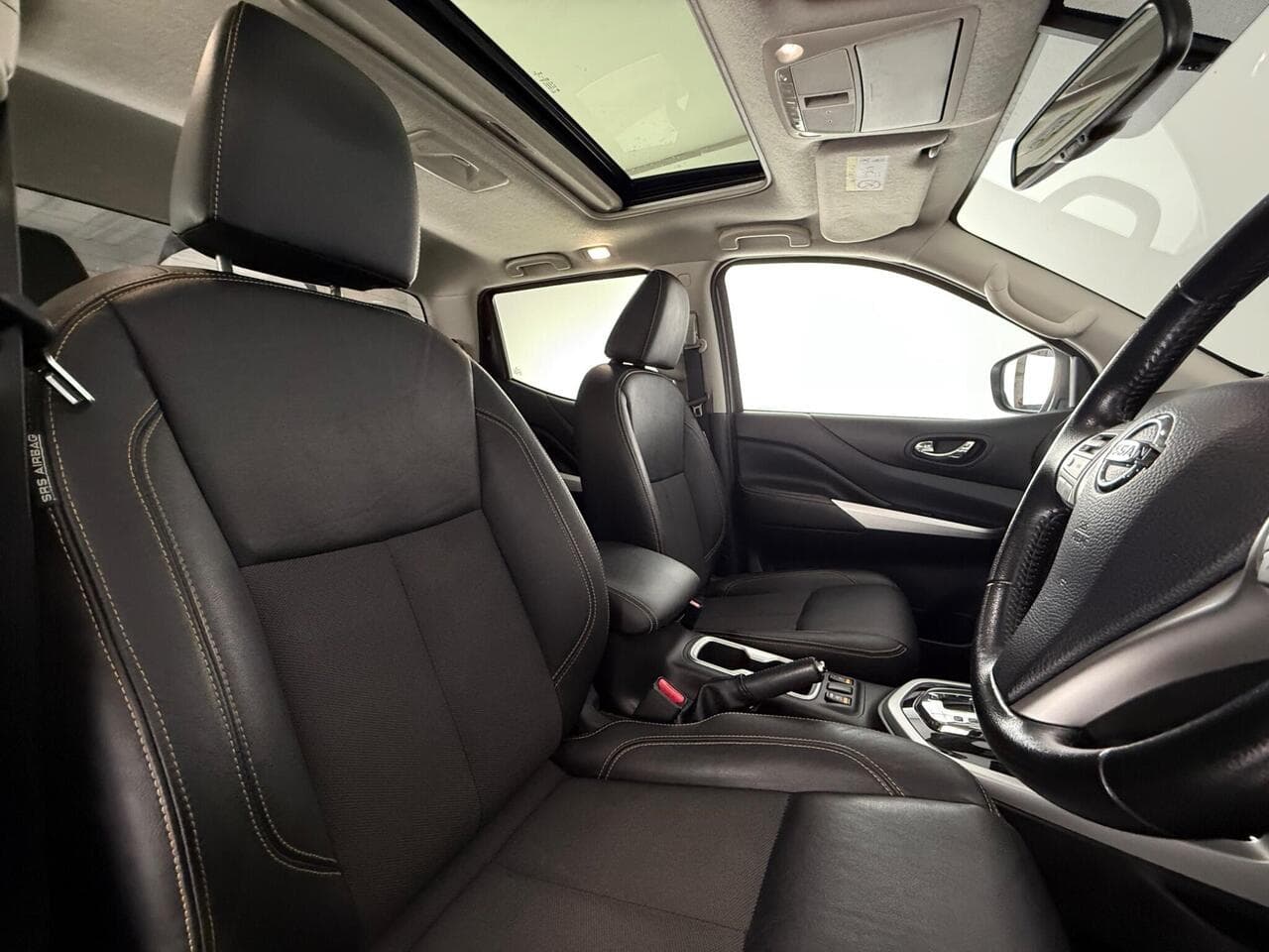 Nissan Navara thumbnail Seat Driver