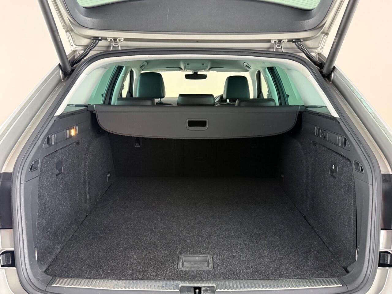 Skoda Superb thumbnail Boot