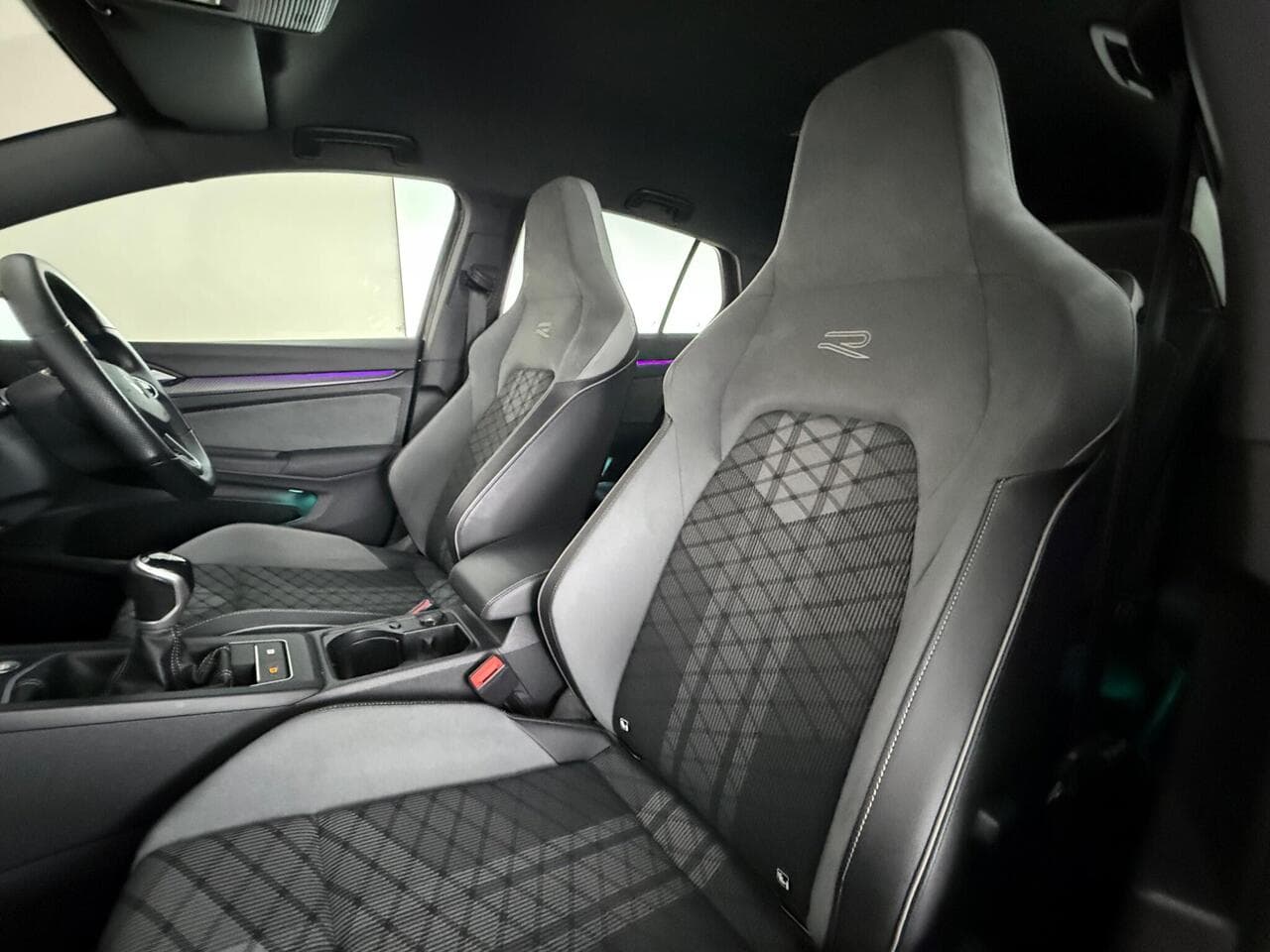 Volkswagen Golf thumbnail Seat Front Passenger