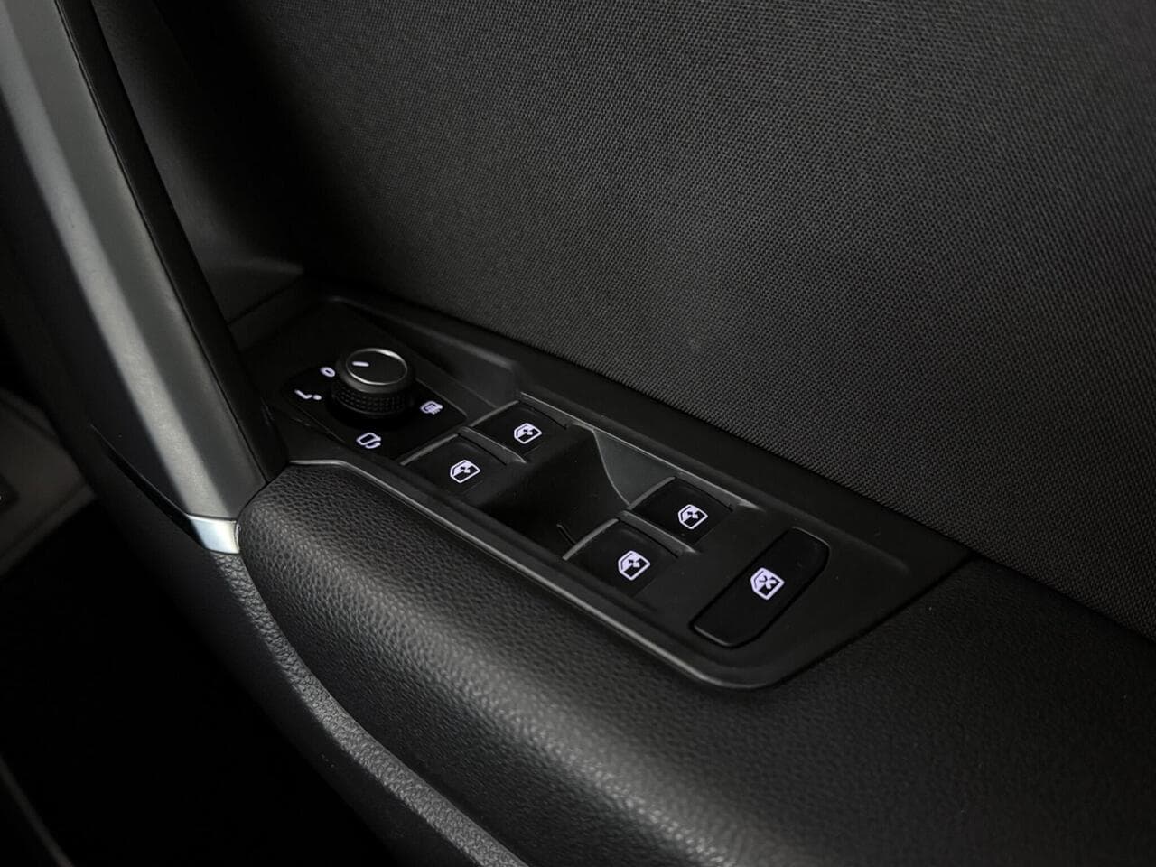 Volkswagen Tiguan Allspace thumbnail Misc Controls