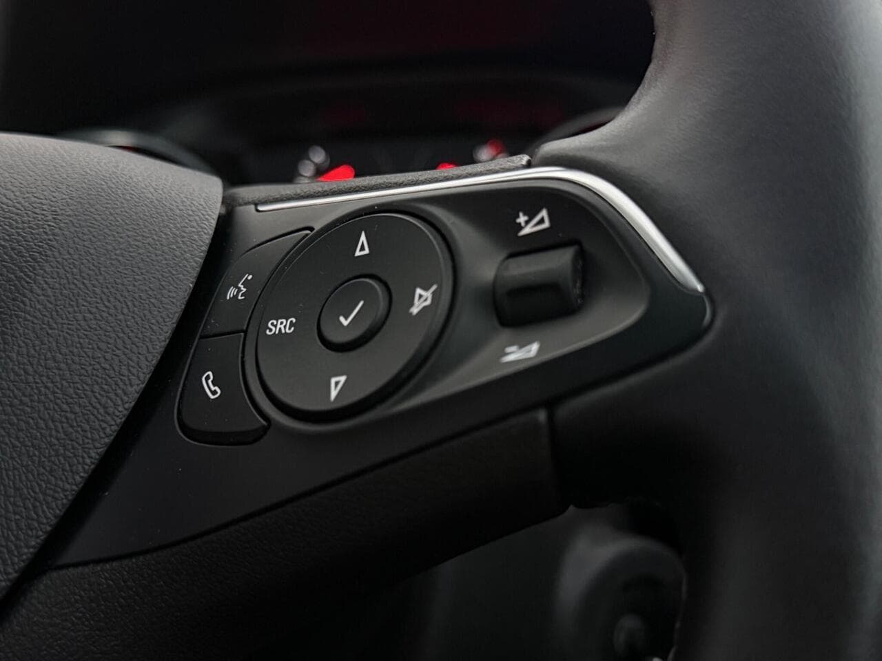 Vauxhall Grandland X thumbnail Misc Controls