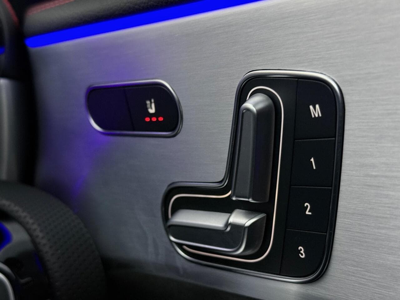 Mercedes-Benz CLA thumbnail Misc Controls