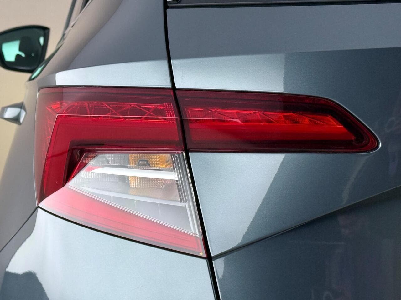 Skoda Karoq thumbnail Lights Rear