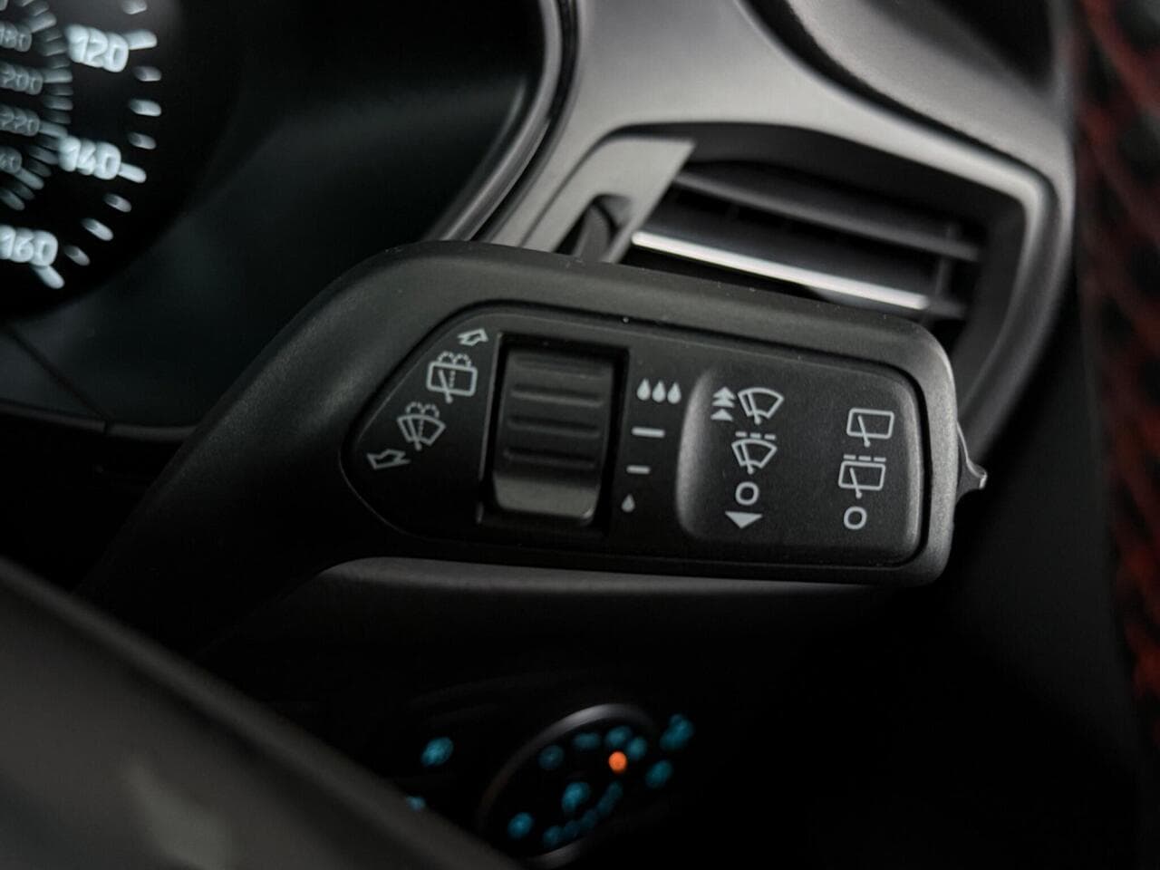 Ford Focus thumbnail Misc Controls