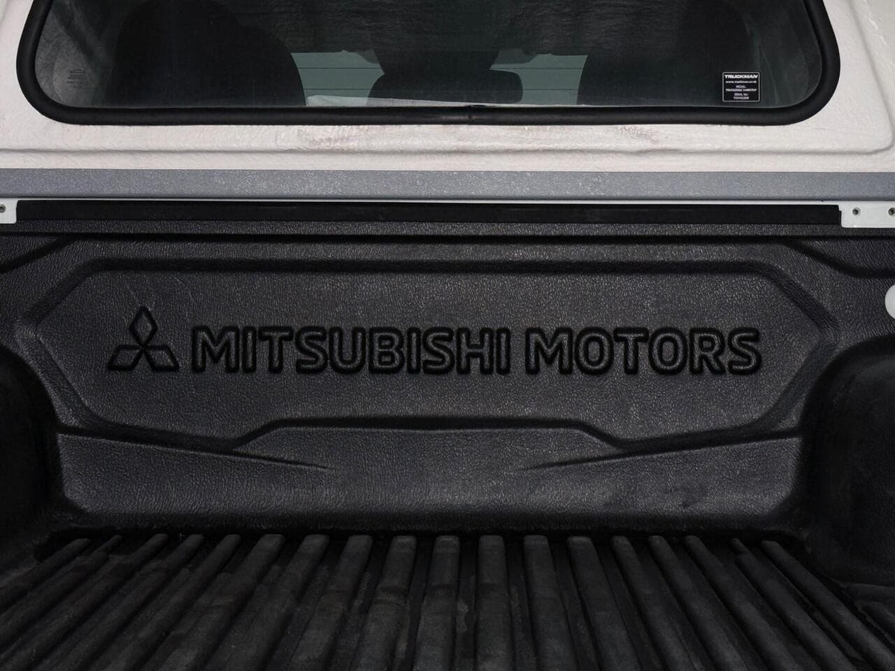 Mitsubishi L200 thumbnail Boot