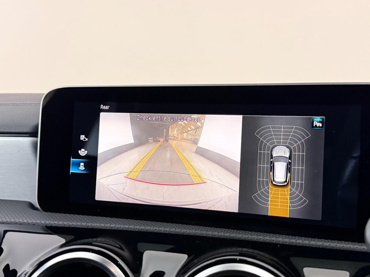 Mercedes-Benz CLA thumbnail Infotainment System