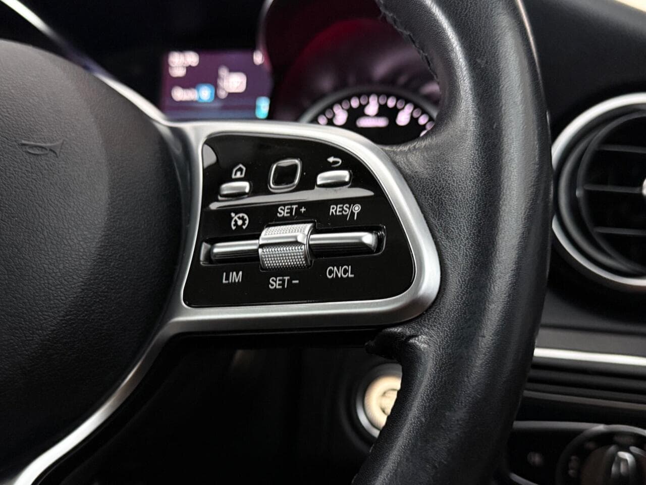 Mercedes-Benz C Class thumbnail Misc Controls